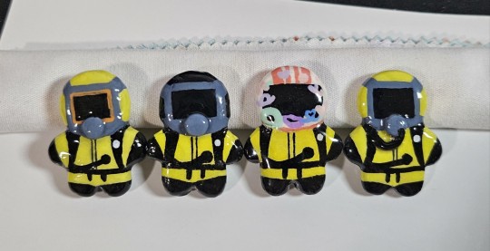 IndecisiveFiend tweet media