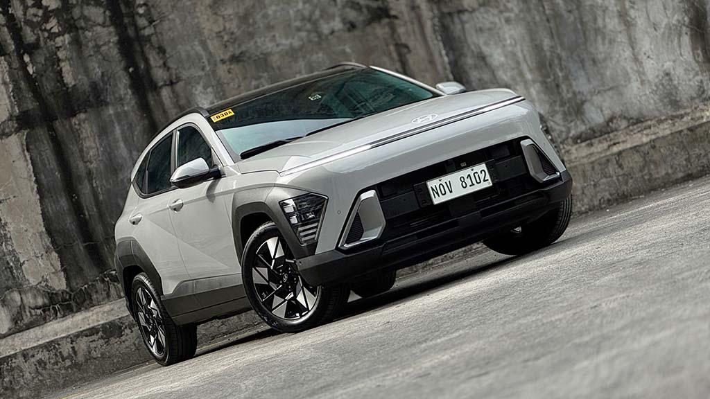 carguideph's tweet image. There's plenty to like with the Hyundai KONA Hybrid. Here's our full verdict. #HyundaiMotor #HyundaiMotorPhilippines #HyundaiKONA #KONAHybrid #CarReview #CarGuidePH 
carguide.ph/2026/02/review…