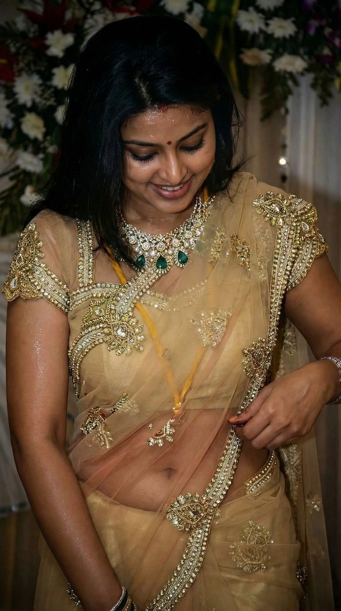 GHORI2000's tweet image. WHEN YOUR DRIVER ADIL💚INVITED YOUR SANSKARI🧡MOM TO HIS DAUGHTER WEDDING,THIS IS EXACTLY HOW SHE DRESSED UP&amp;amp; ATTENDED, EVERY💚MAN LITERALLY HAD THEIR HORMONES GO CRAZY FOR YOUR SANSKARI🧡MOM #INDvsPAK #RISERCONCERTD2 #INDvPAK #IranRevolution2026 #INDvsSA #PerthTanapon #sanskari