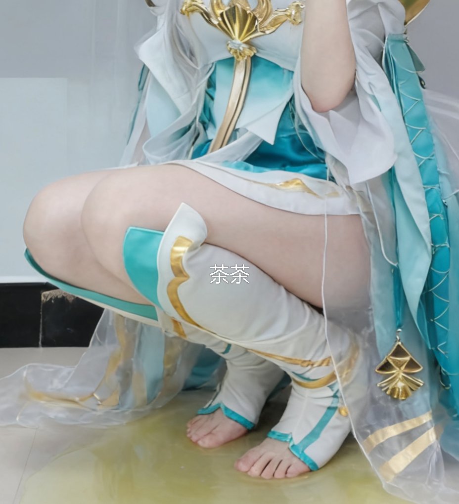 #西施 #尿裤子 #憋尿 #cos #失禁 #尿尿 #踩尿 #臭袜子 #西施游龙清影 #cosplay  #原味 #内裤