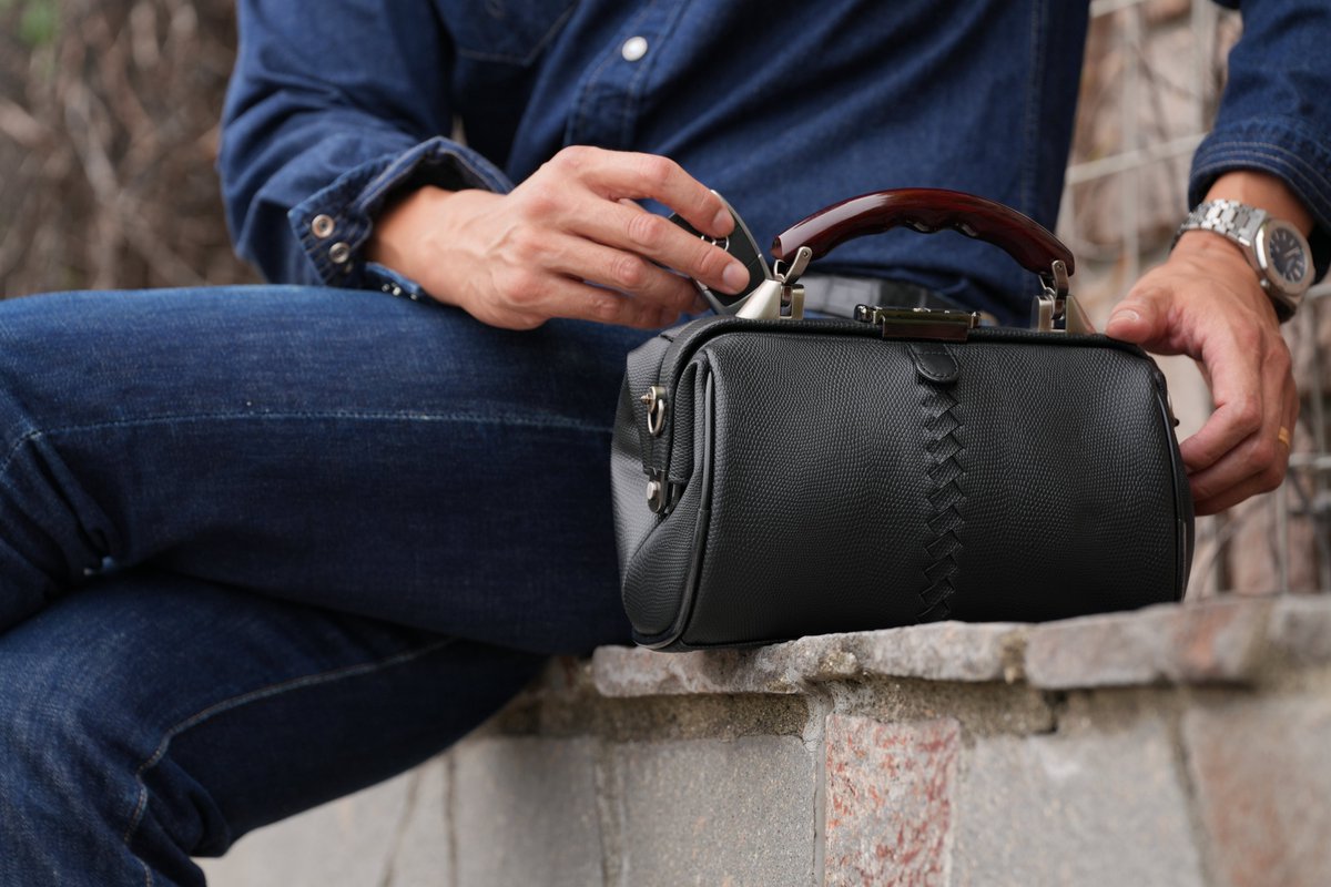 最近人気急上昇！豊岡鞄リザードミニショルダー。 夏のカジュアル