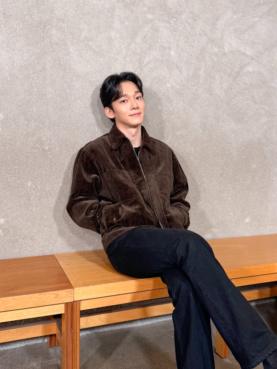 커피테이블 EP.3

커피테이블에 찾아온 반가운 손님, 소란의 고영배님! ☕️🎵 커피테이블의 분위기를 밝고 활기차게 만들어주셔서 감사합니다😉❤️‍🔥

<a href="/band_SORAN/">소란(SORAN)_오피셜</a> <a href="/SORAN_kyb/">고영배</a> 
#첸 #CHEN #고영배 #소란 #SORAN