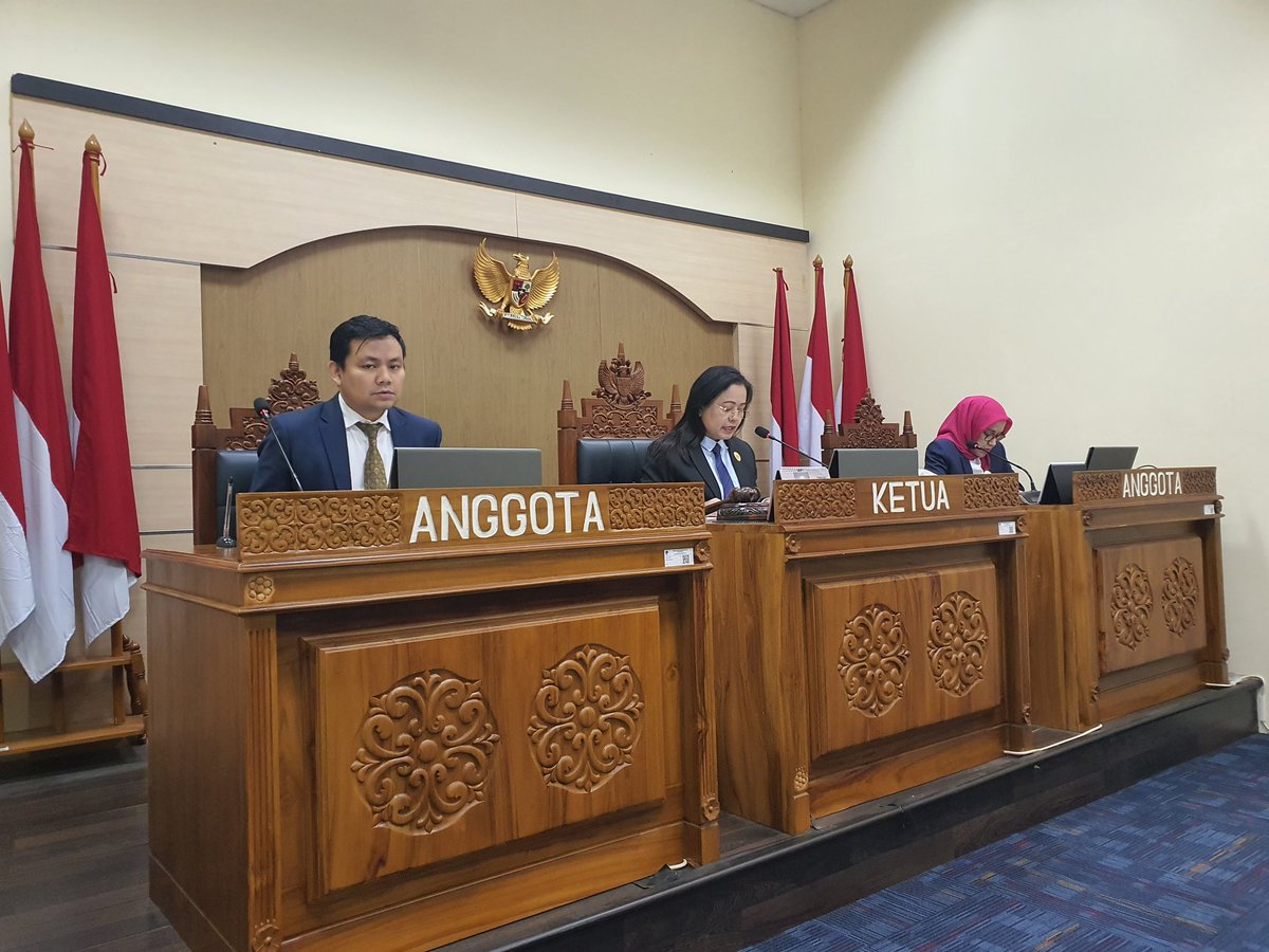 Alhamdulillah sidang sengketa informasi publik utk permohonan informasi hasil TWK KPK kepada BKN ini kami menangkan. Alhamdulillah ala kulli hal. 

Saya berhak mengakses hasil TWK saya sendiri.