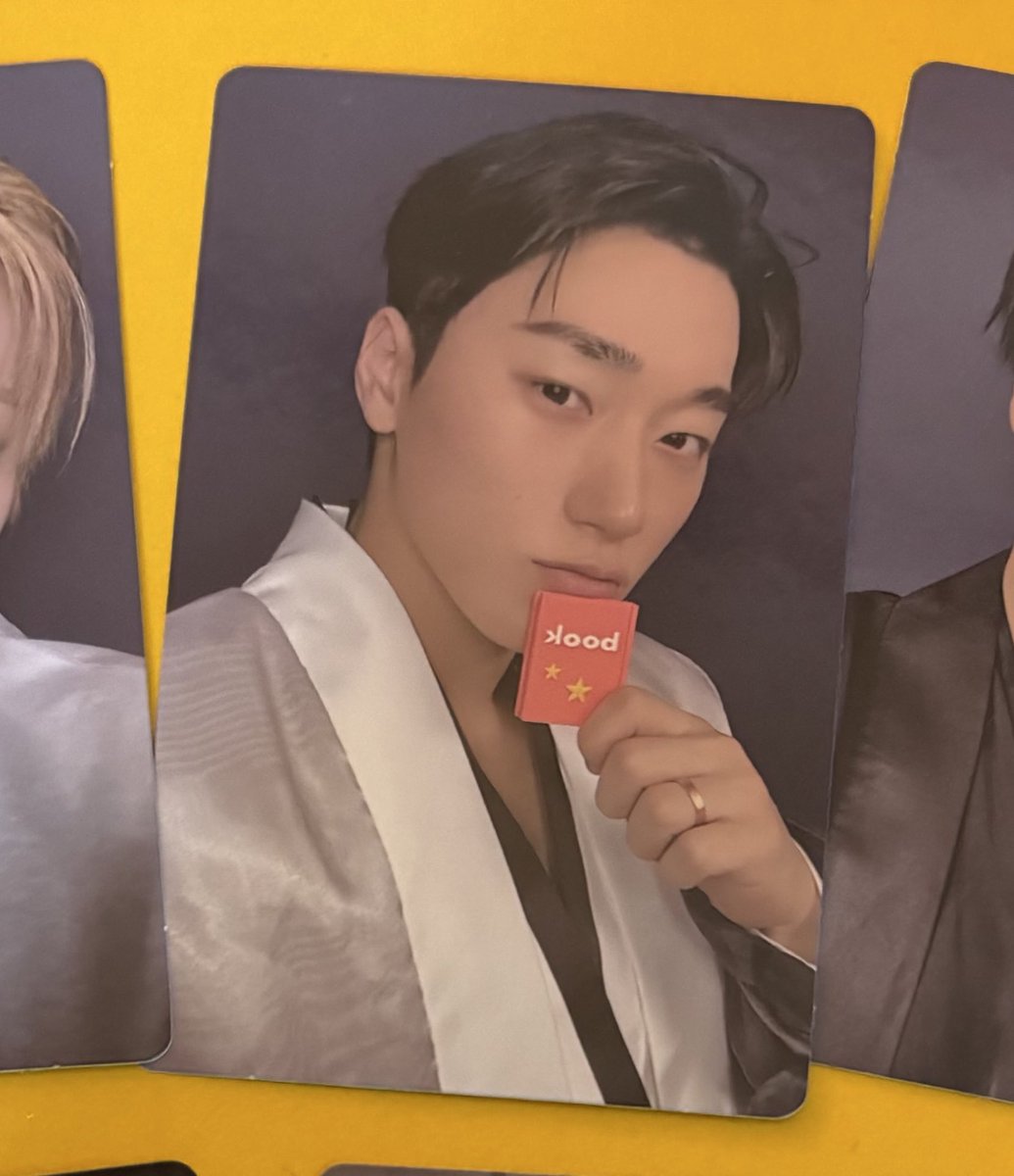 에이티즈 톡톡 세트 교환 구해요

돌잡이 산 —> 딸기토끼 성화
