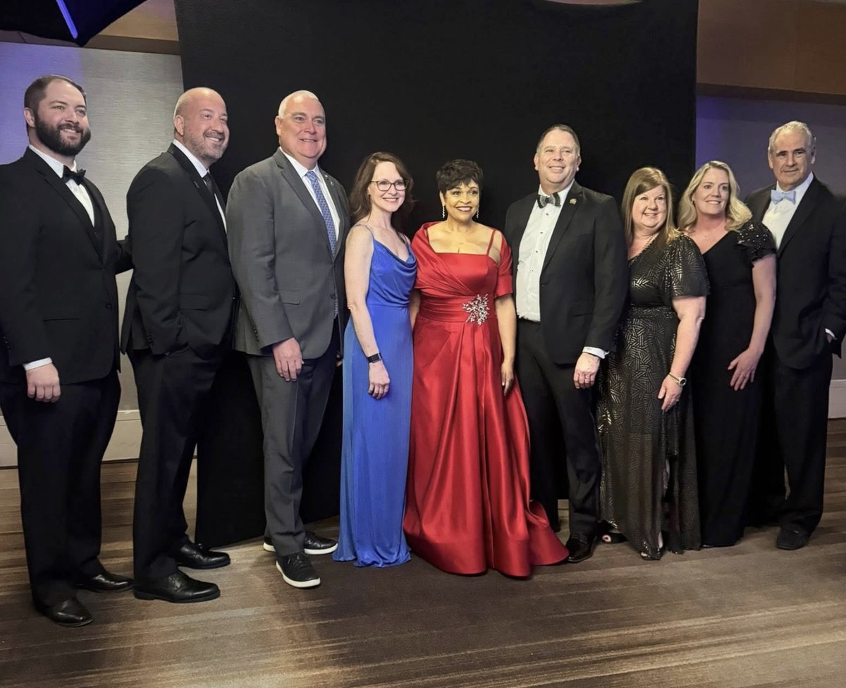 Last week I had the JOY of delivering the keynote for the Georgia Association of REALTORS®. <a href="/garealtors/">Georgia REALTORS®</a>

Thank you <a href="/Brianne_Drake/">Brianne Drake</a> who has been speaking with me for years about keynoting this event. Thank you Jeff Bigelow and <a href="/speakinc/">SpeakInc</a>! I met SO MANY AMAZING people at the