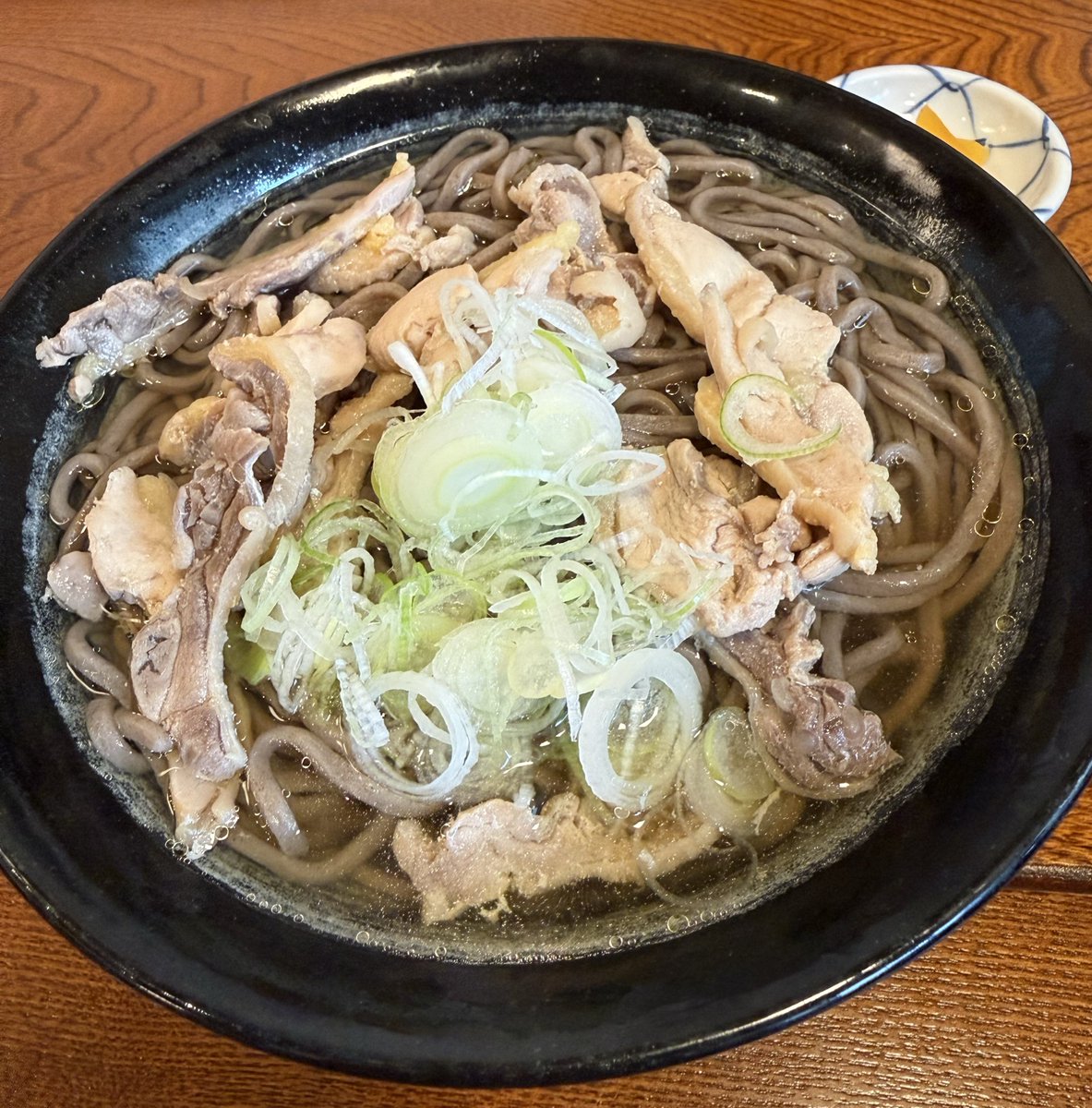 yuri_anechan's tweet photo. 初肉そば𓂑𓌈 https://t.co/rUwseuD483