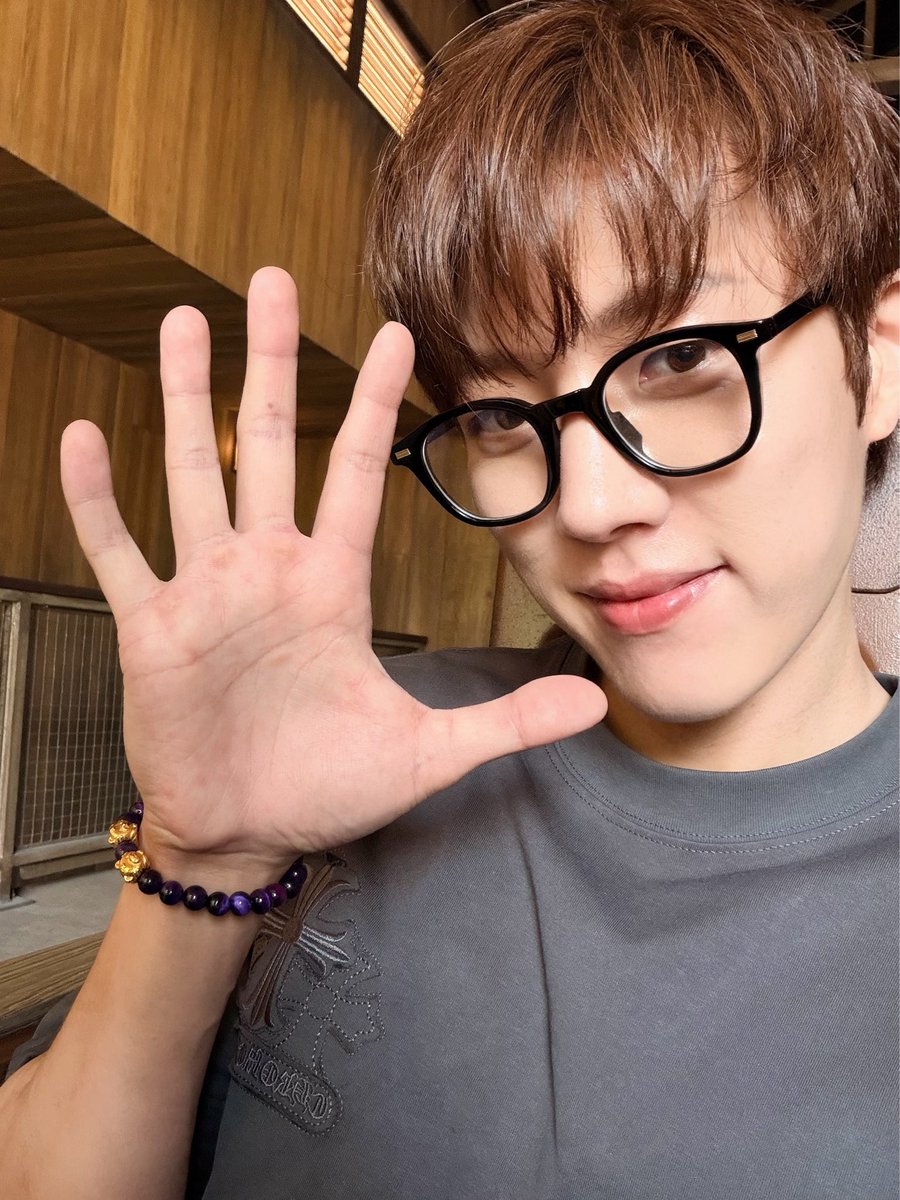 loey_827_yeol's tweet photo. 진짜 넘넘넘 예쁘네 머리 밝아지나까 더 예뻐😍😍😍😍😍😍😍😍 https://t.co/uNpNPonrT0