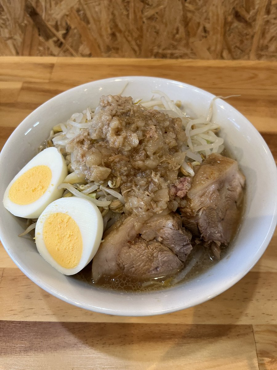 yumeippohakata's tweet photo. 祝日ですが、ただいま待ち時間なしで、すぐにお作りできます！
おまちしておひます。
きょうのおすすめトッピング
↓ゆで卵

通し営業で21時45分last orderです！ https://t.co/GnBTm8ErEi