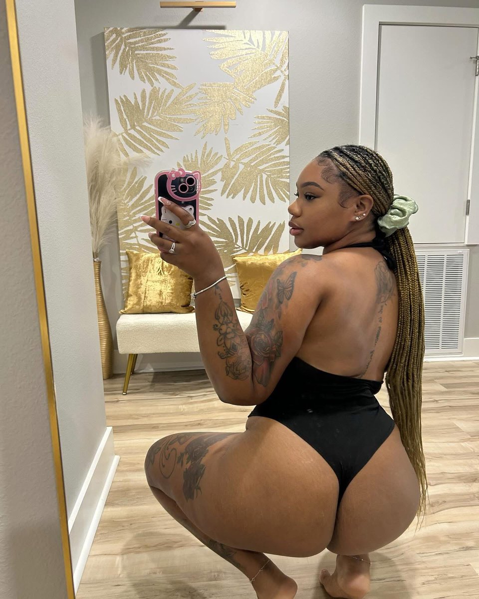 MirarDilara's tweet photo. Up late… bad decisions hour😋🍑🌙🔥💕#Everyone #BlackGirlMagic #ATLMen #LateNight https://t.co/RhsPyOJo9J