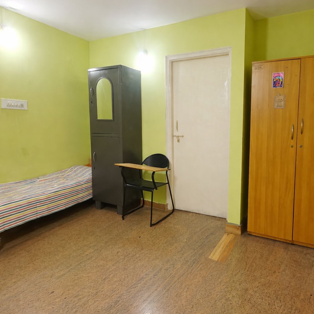 arakereladiespg's tweet photo. Looking for a safe &amp; comfortable ladies PG in Arekere near Bannerghatta Road?
✔ Clean &amp; spacious rooms
✔ CCTV security
✔ WiFi &amp; prime location
📍PG near Primeco Towers
📍PG near Kalyani Magnum Tech Park
🔗website : https://t.co/dRBFPqqRsV
#LadiesPG #Arekere  #SafePG #GirlsPG https://t.co/ByQwpmJYrR
