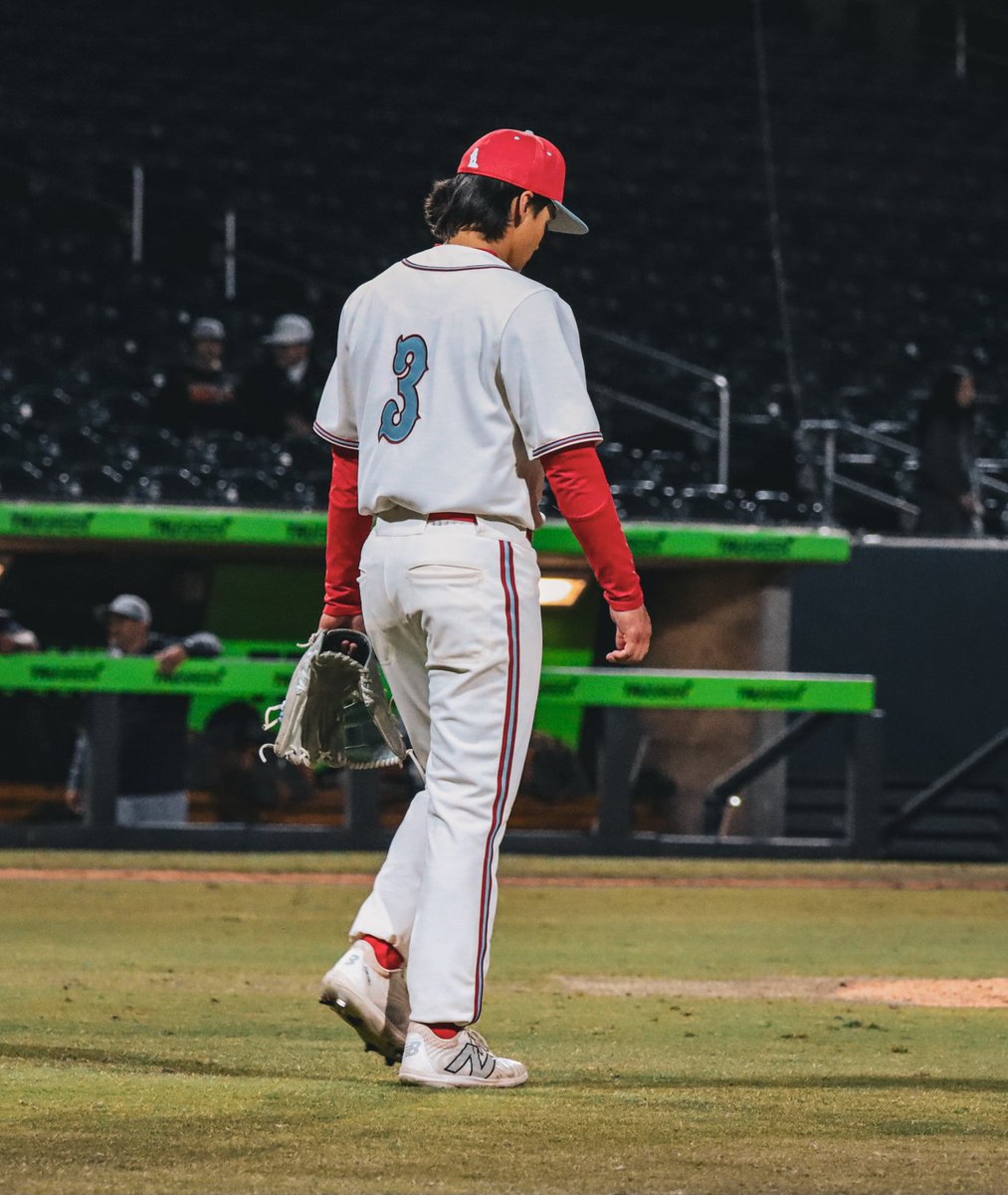 Noe Olivarez tweet media