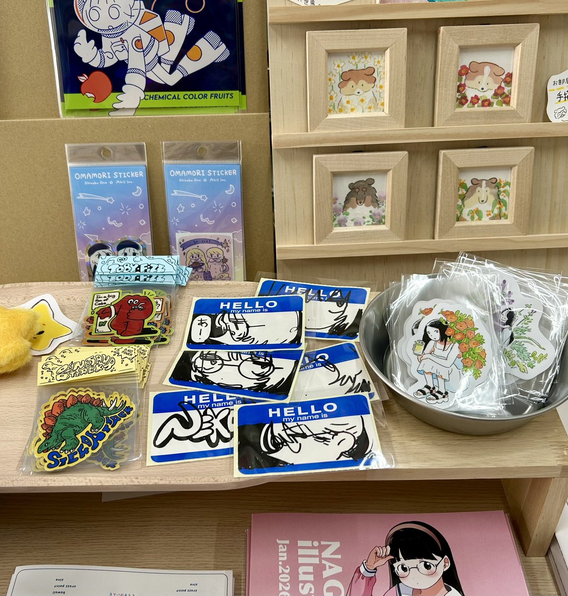 🪐新入荷🪐 soyatu さんの直筆ステッカー 宇宙百華店にて販売中です