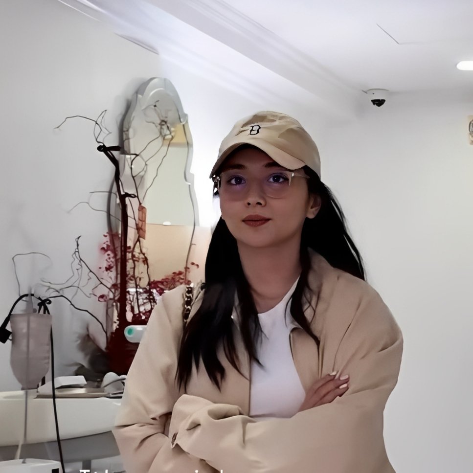 Who are we to judge you when we, ourselves, are far from perfect? Lahat tayo nagkakamali. Lahat tayo may moments na hindi tama ang decisions, may phases na we’re still figuring things out. So bakit kapag ikaw, kailangan sobrang higpit ng standards? Bakit kapag ikaw, parang bawal