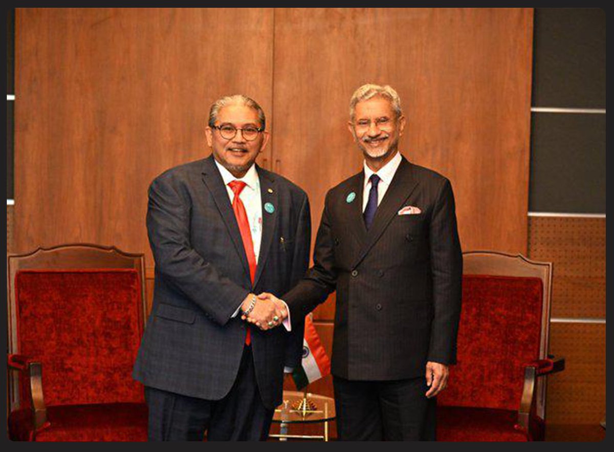 Congratulations to Minister of Foreign Affairs II Dato Erywan Pehin Yusof, the Government and people of Brunei Darussalam on their 42nd National Day.
 
Value our Enhanced Partnership that we will take forward. 

🇮🇳 🇧🇳