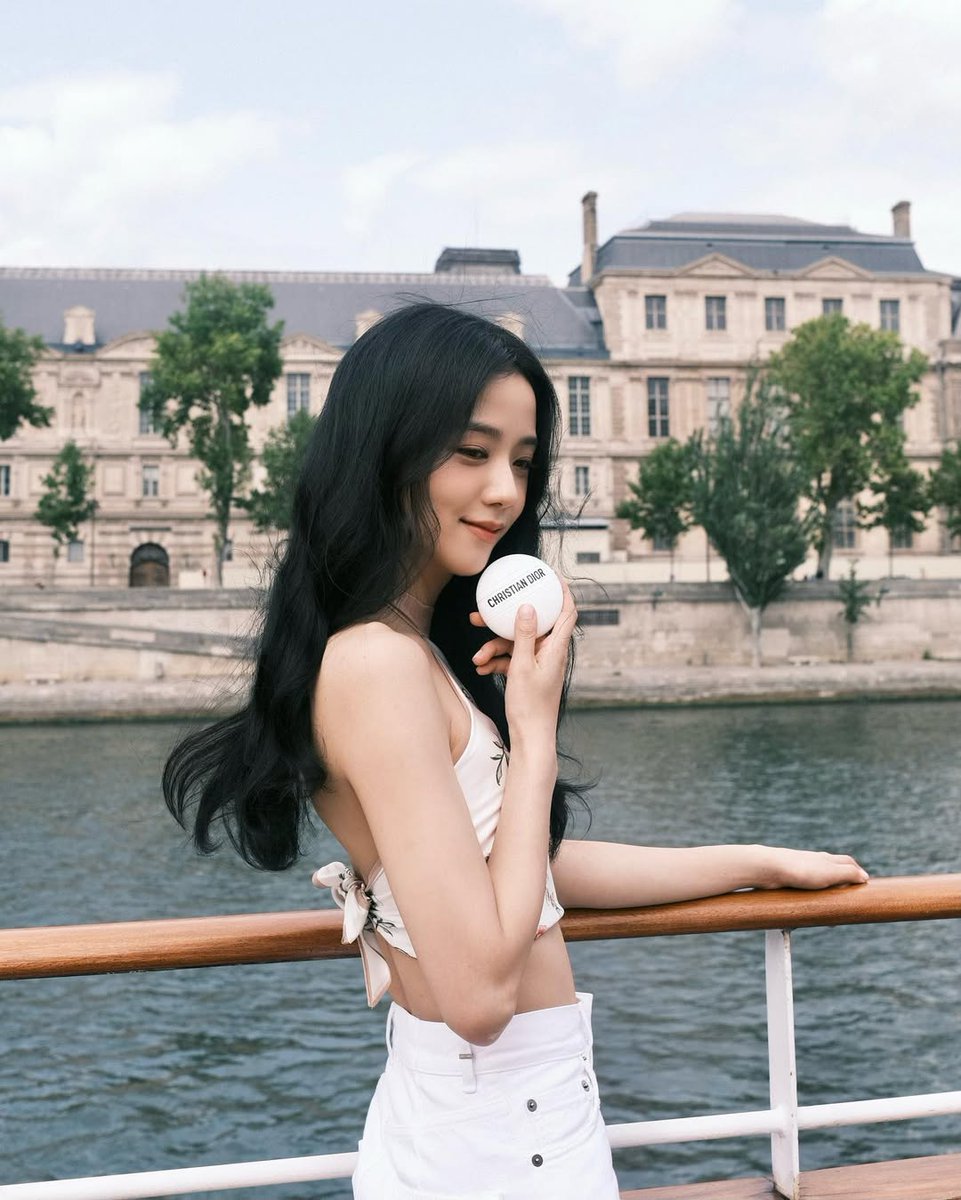 𝑇a𝚔um𝕚'𝑠 🌹𓈒࿓ 𝖋lower tweet media