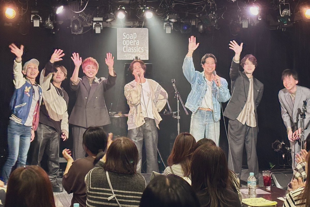 スタッフさんからお写真届きました📸
言わずもがな盛り上がってるみたいー！

タロオさん：「ひたち、配信みてるかー！」
皆：「見てないと思います、そもそも今日配信やってませんからw」

の図らしいです。

なんか元気でた💪笑

#あなたとTAROO
#ワンマンライブ前前夜祭