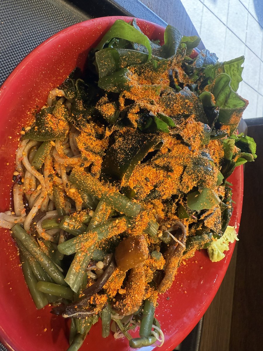 つつがなく帝都帰還
山菜そばわかめ増し、というヘルシーの極みみたいなのを食した@@
(昨夜は黒豚シウマイも食べたため、肉を食べたい欲求がさほど出なかった模様)
