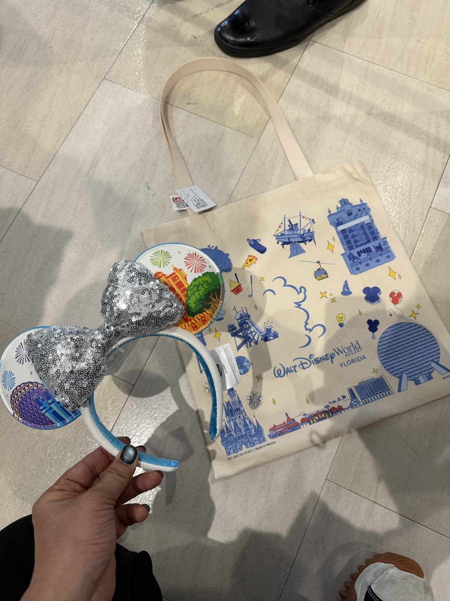 みんなカチューシャつけてるの最高すぎる😍