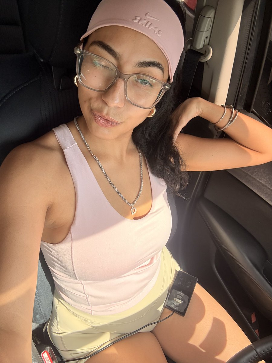 den 🧚🏽♀️ tweet media