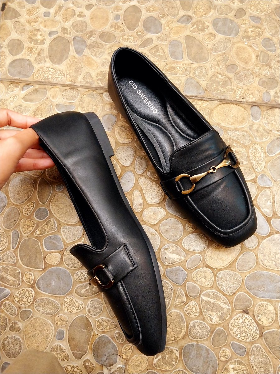 lixlism's tweet image. jual rugi flatshoes/loafers hitam uk 37, harga 130k aja. dijual karena kekecilan

dom ungaran, siap cod area banyumanik-tembalang 

#preloved #trift #wts