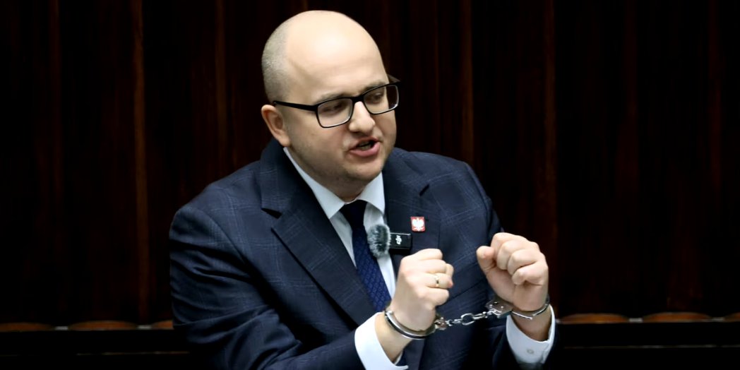 To typowy pisowski neo bolszewik i zwyrol‼️
Syn konfidenta SB i wnuk zbrodniarza komunistycznego z UB <a href="/DariuszMatecki/">Dariusz Matecki</a> zaszczuł dziecko na śmierć.
Proszę o RT. To należy zapamiętać.