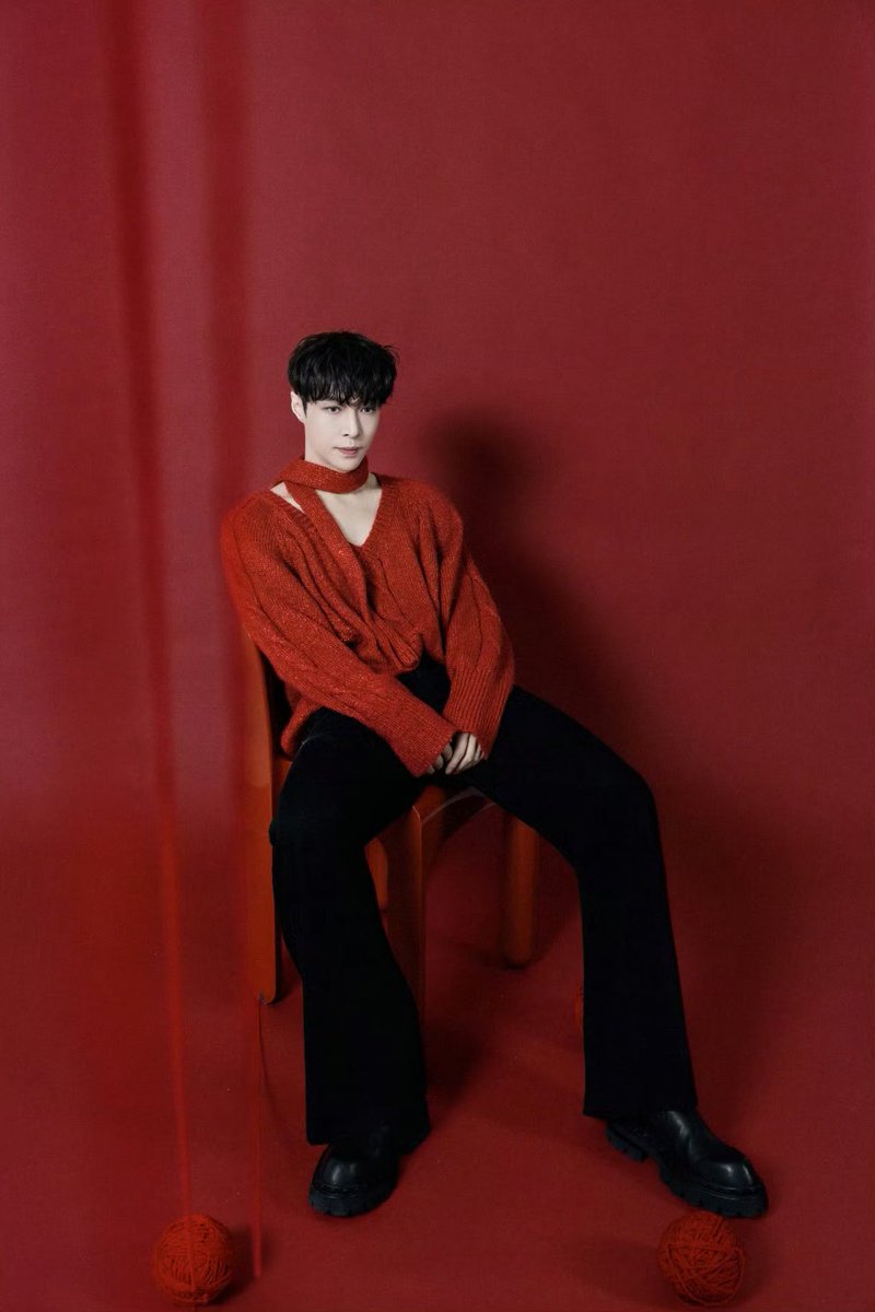 knockknock0408's tweet photo. LAY - 张艺兴工作室 weibo https://t.co/N7LFzGpjBY