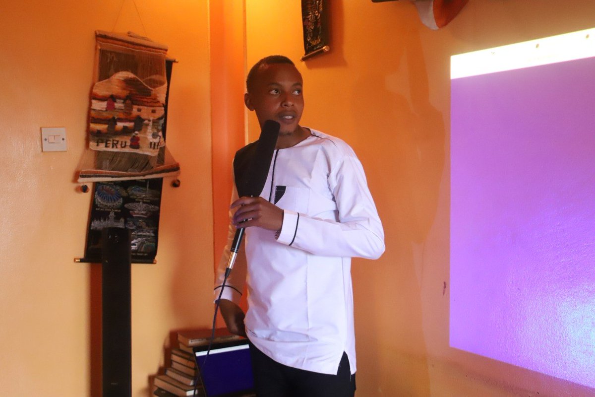 kakoozavian's tweet image. This Saturday was such an amazing engagement by the @CL_Community #enthusiasts. We discussed many #things including the power of #Real #World #Assets and bringing these #onchain using @chainlink . Excited to buidl solutions around these in the #chainlink  #convergence hackathon.