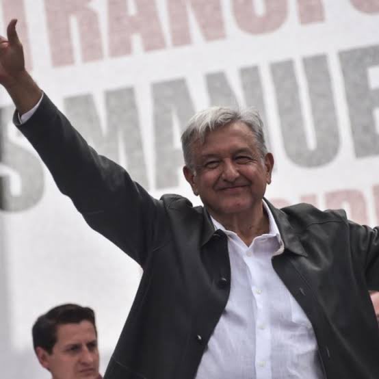 ¿Quién creen que detuvo dos veces el operativo para detener al Mencho cuando ya lo tenían localizado? 

¡DOS VECES LO DEJÓ IR!