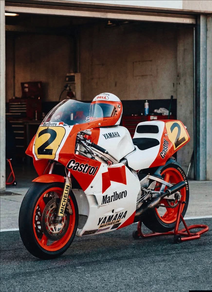 エディ・ローソン用のマールボロヤマハ YZR500(1986年式)。