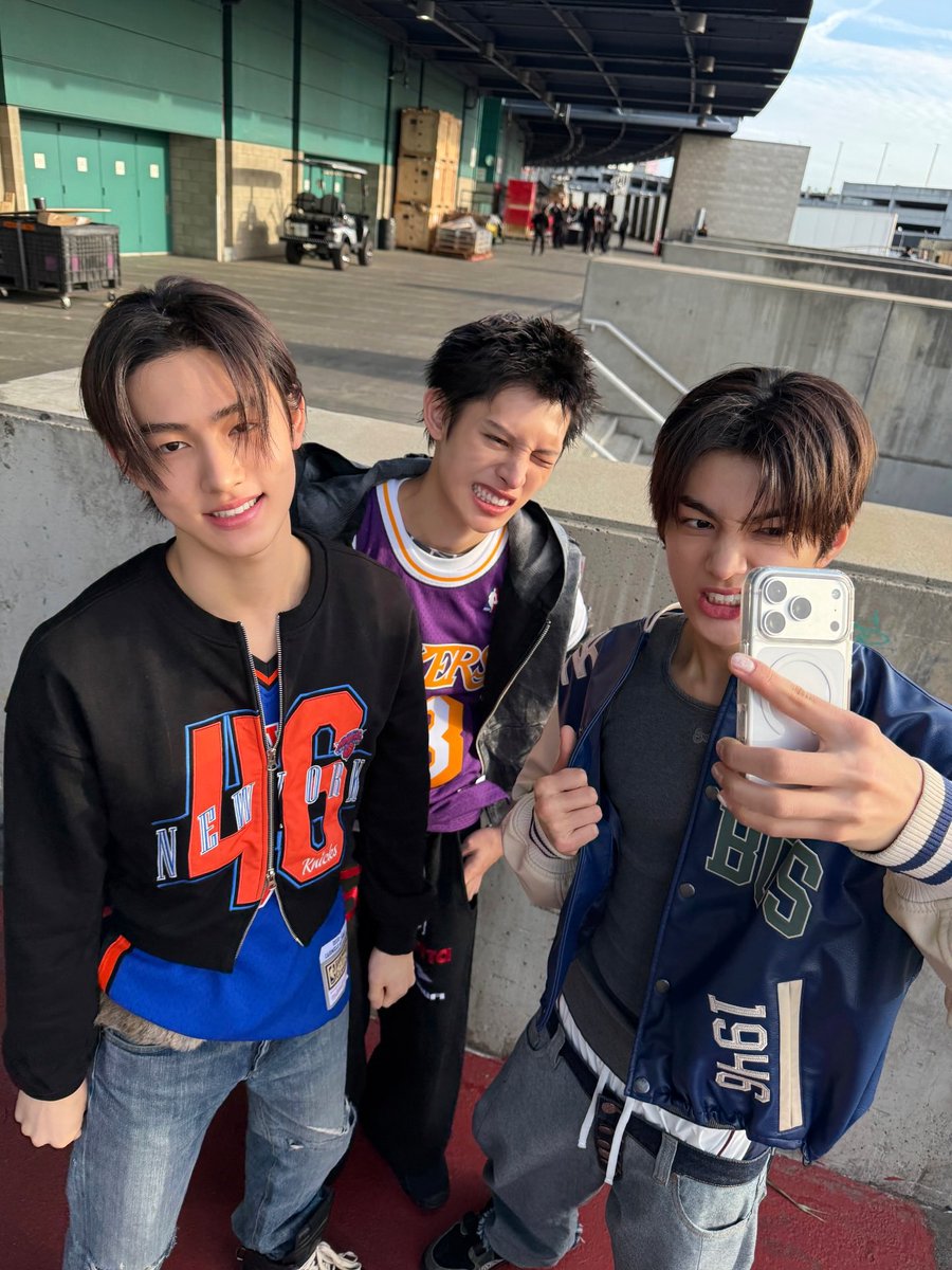 웬수오빠랑 웬수남편 
😀