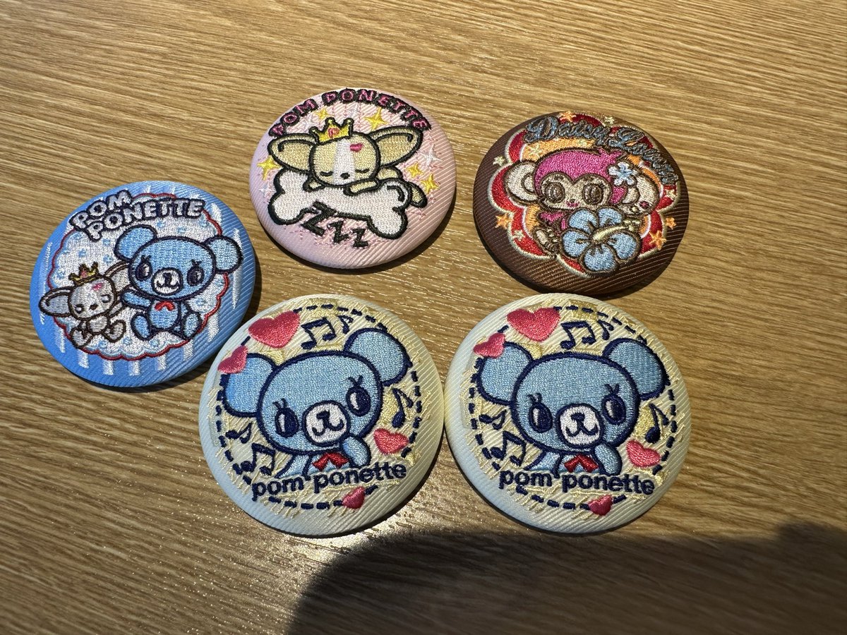pooo410's tweet photo. ナルミヤキャラクターズ
刺繍缶バッチ

【譲】写真1枚目のもの
【求】9.エンジェルブルー　（最優先）
         1.ナカムラくん
        10.メゾピアノ
         2.ハナちゃん

※都内手渡し又は郵送
なかなか難しいかと思いますが、お声がけ頂けるとありがたいです🙇🏻‍♀️🙏🏻 https://t.co/KiU4DHkpGj