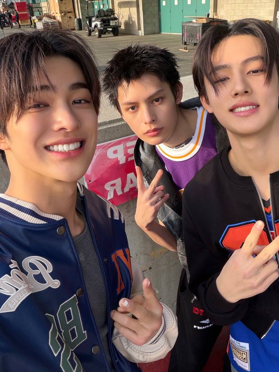 ahnkeonhopics's tweet photo. CUTEEE ✌🏻

#KEONHO #건호 https://t.co/UgONHijplu