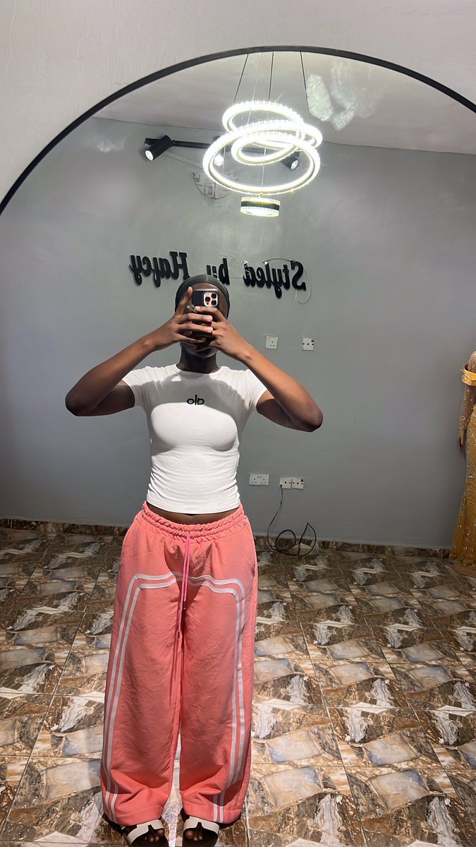 New in ❤️✨

Unisex striped joggers pants, available on order in these colors.

🏷️ 15k

Please rt🙏🧎🏾‍♀️