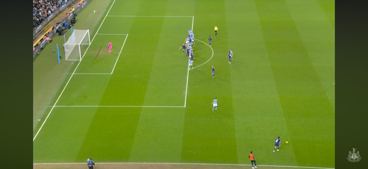 mish_leady's tweet photo. @ToonRaider_NUFC @LeonelPessiGOAT @NCSL1892 @FA_PGMOL @NUFC Sweet so this is right after the push happens and as you can see Tonali is yet to kick the ball. https://t.co/4YkDh7YDFh