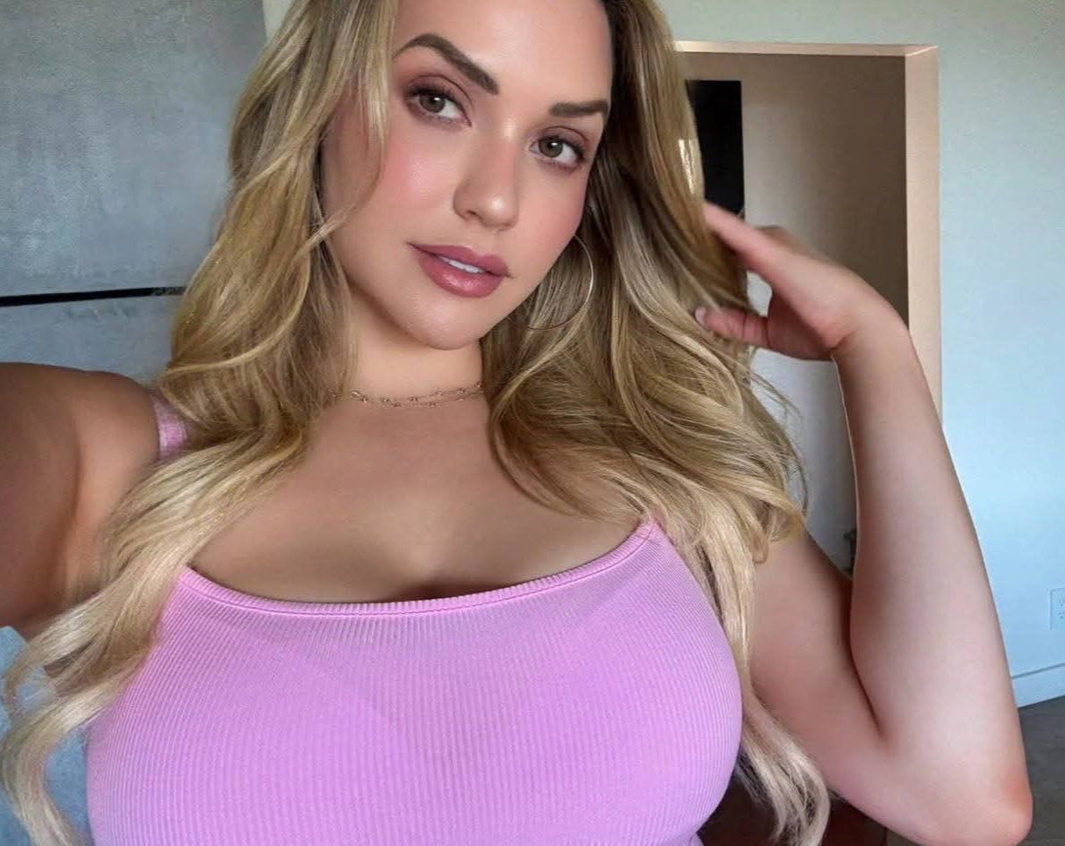 Mia malkova tweet media