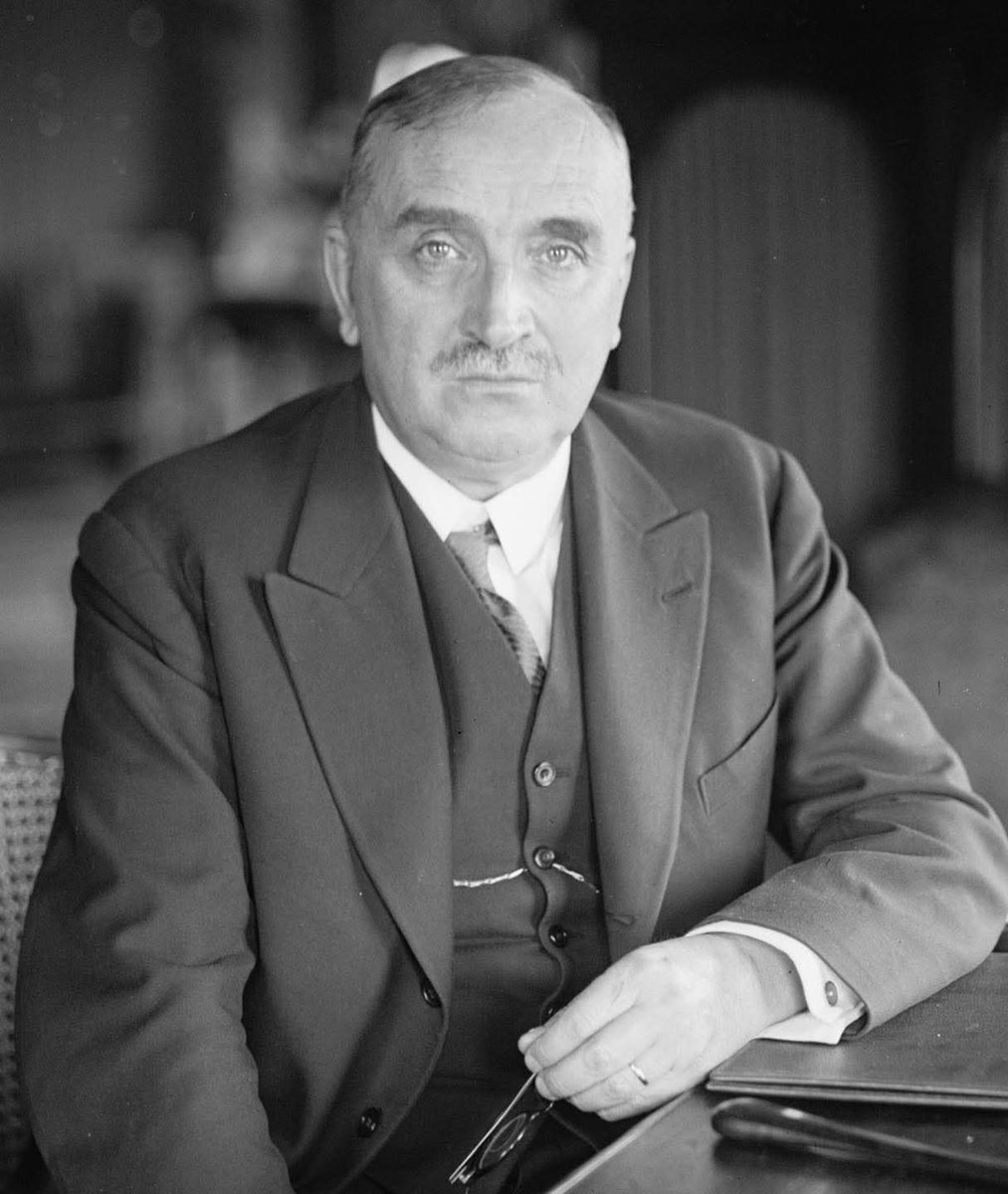 #PaulClaudel
#23febbraio 1955 🥀

.    ❗ 

"La verità
 non ha nulla
 a che fare
 con il numero
 di persone
 che convince."
.