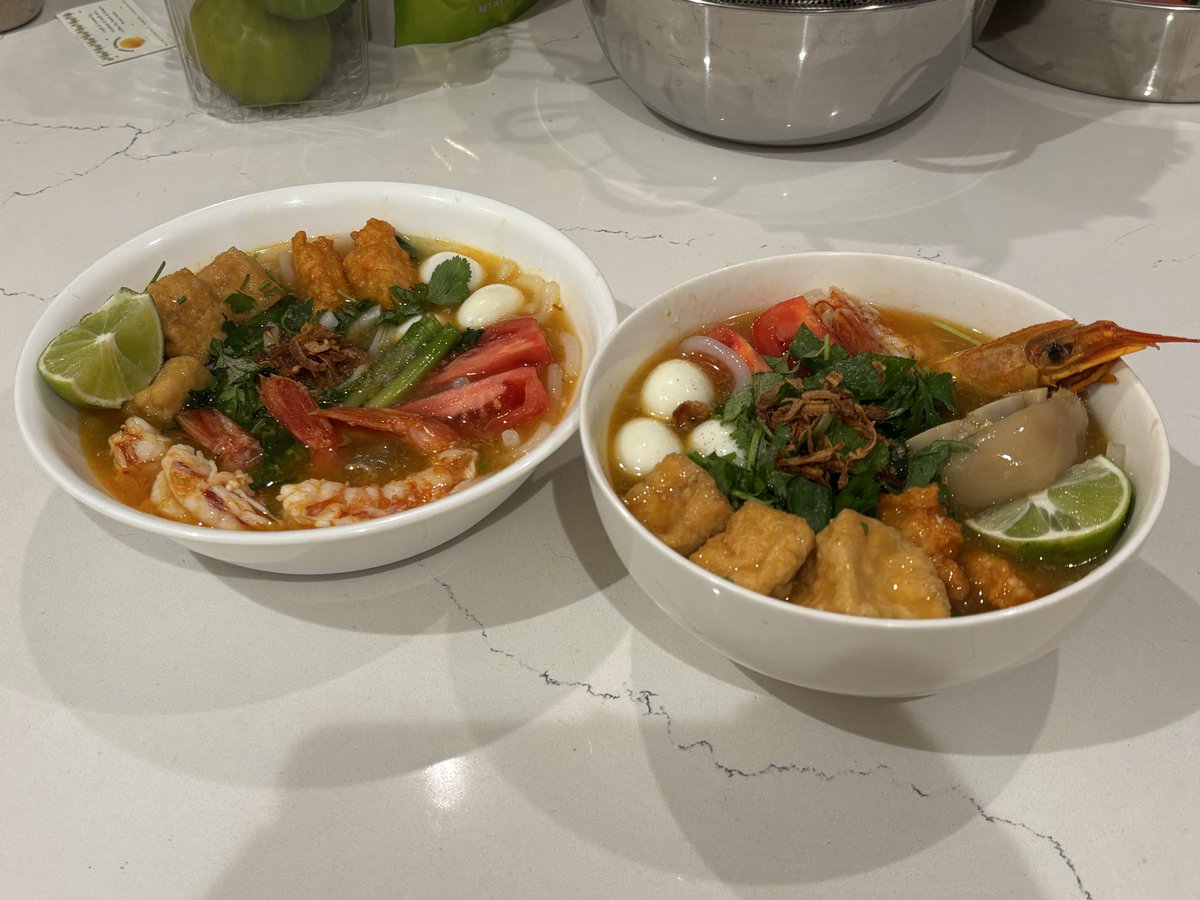 made bánh canh cua / crab udon 🦀
