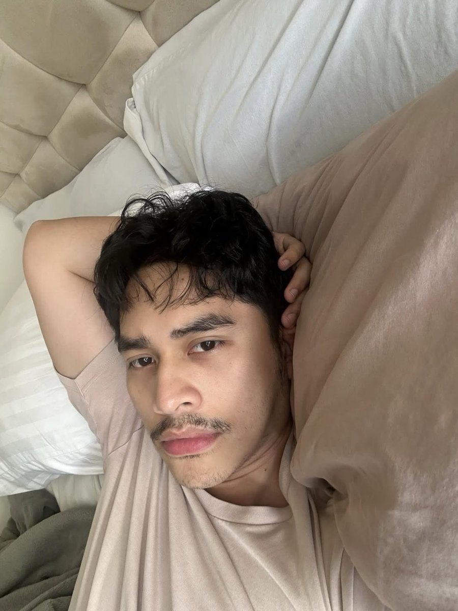 testosteronne69's tweet photo. Ang gwapo niya!! Hot or Not? Any chika? https://t.co/2fDyLfuJRz