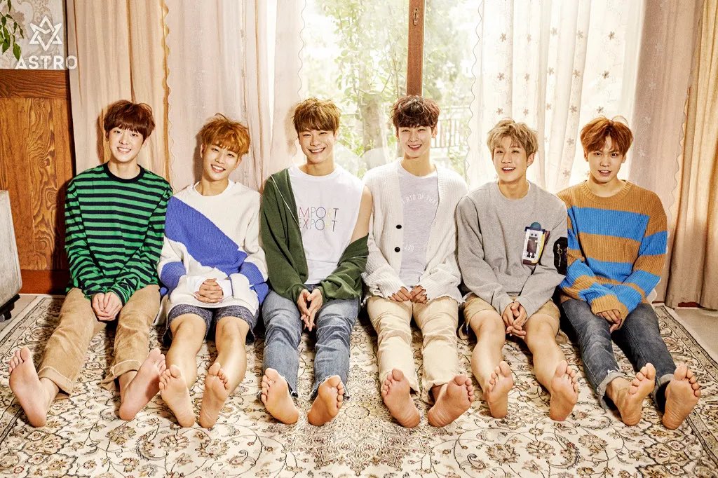 아스트로 10주년 너무 축하하고 나에게 크나큰 행복을 선물해줬던 것처럼 항상 건강하고 행복하길⭐️✨
#아스트로10주년_영원히빛날별들
#ASTRO_10th_Anniversary
#윤산하 #ASTRO
