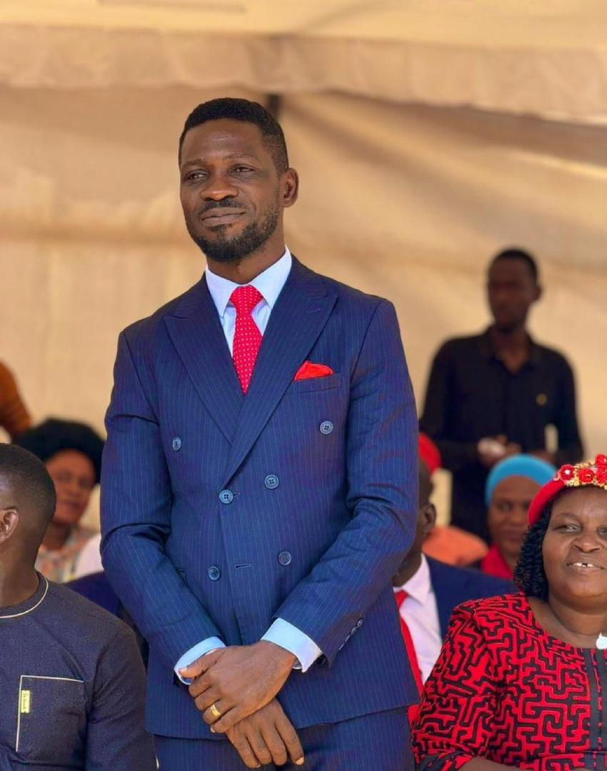 Geofrixmukasa's tweet image. Up and grateful again because of his grace 👑.

Good morning Revolutionalists 🙏. 

New week blessings ahead to you all my change loving Ugandans ❤️ 

#FreeUgandaNow #2026ElectionViolence