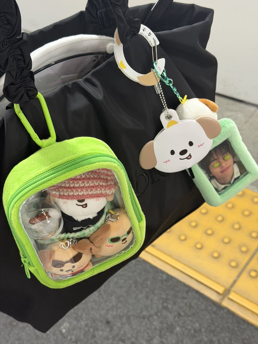 ht_hp3's tweet photo. @O302_bin かしこまりました。

向かいますので、お待ちください！

こちらのバッグを身につけておりますので、お声がけいただけますと幸いです。 https://t.co/HJ6E0NVdgQ