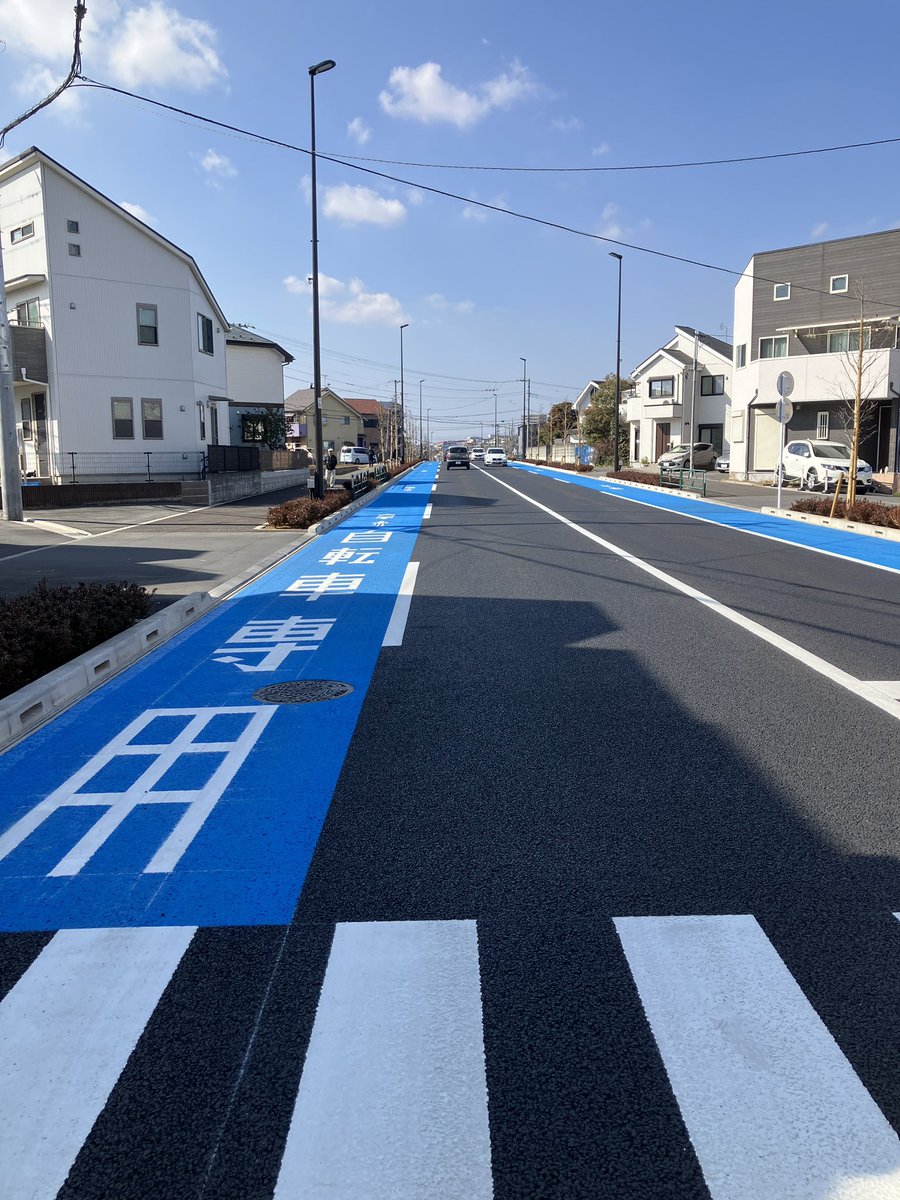 kotakemol04's tweet photo. 先月14日に交通開放された新東京所沢線の清瀬橋までの区間。走りに来てみました。
この辺は自転車レーンが広くて走りやすいです^ ^
戻るのがキツい… https://t.co/yaqotiKARL