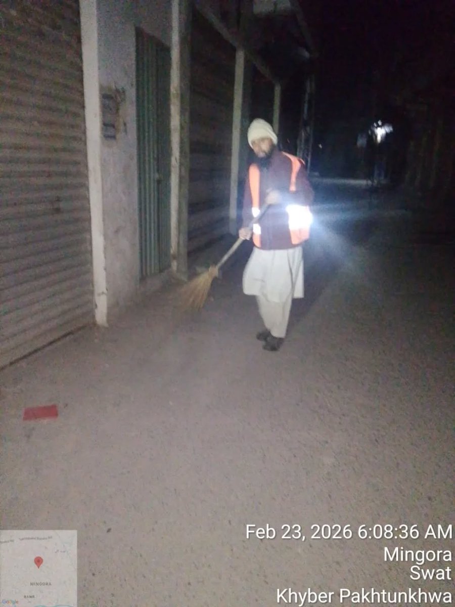 ڈبلیو ایس ایس سی سوات کا صفائی عملہ مینگورہ ائیرپورٹ روڈ مینگورہ پر صبح سویرے جھاڑو لگا کر صفائی کر رہے ہیں۔

<a href="/KPChiefMinister/">Chief Minister KP</a> <a href="/LGKPGovt/">Local Government Department KP</a> <a href="/IKConnect1/">KP Updates</a> <a href="/cm_kpk_ps/">CM KP</a> <a href="/KPCMSCU/">KP CM’s Communication Unit</a> <a href="/CSKPOfficial/">Chief Secretary Khyber Pakhtunkhwa</a> <a href="/PMRUKP/">PMRU Khyber Pakhtunkhwa</a> <a href="/GovernmentKP/">Government of KP</a>