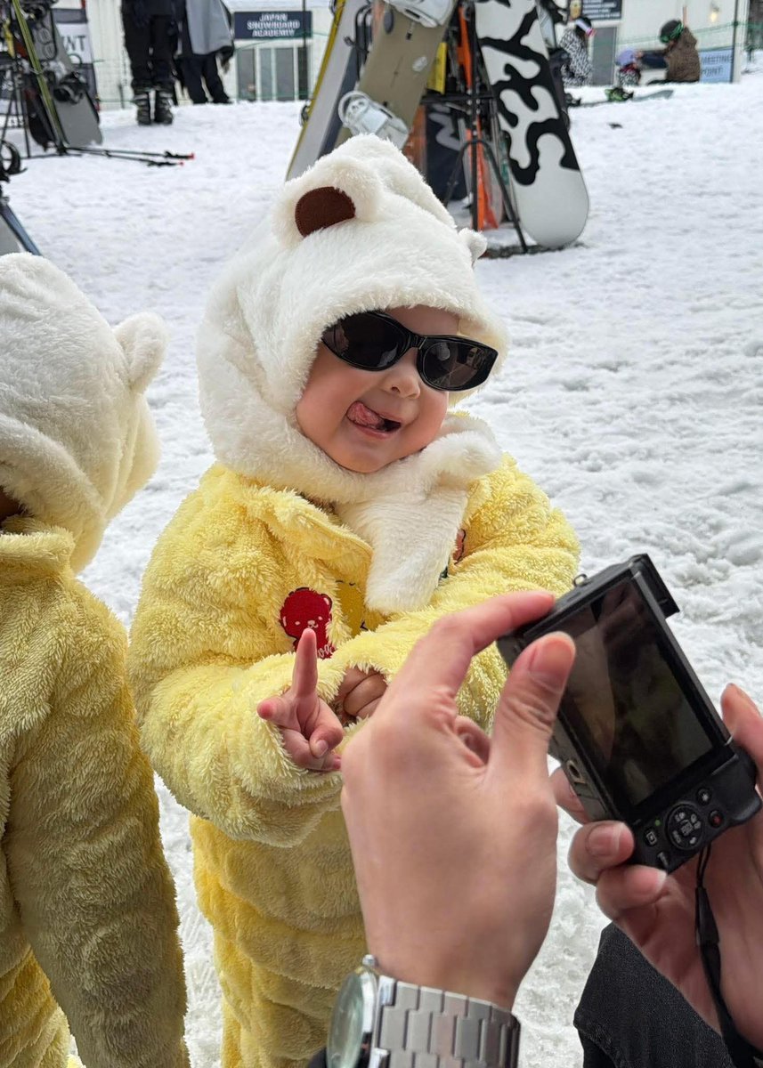 โมเน่ขอถ่ายรูปโหน่ยย ไม่ฉะดวกจ้ะ
สิ่งที่ได้55555555555👇