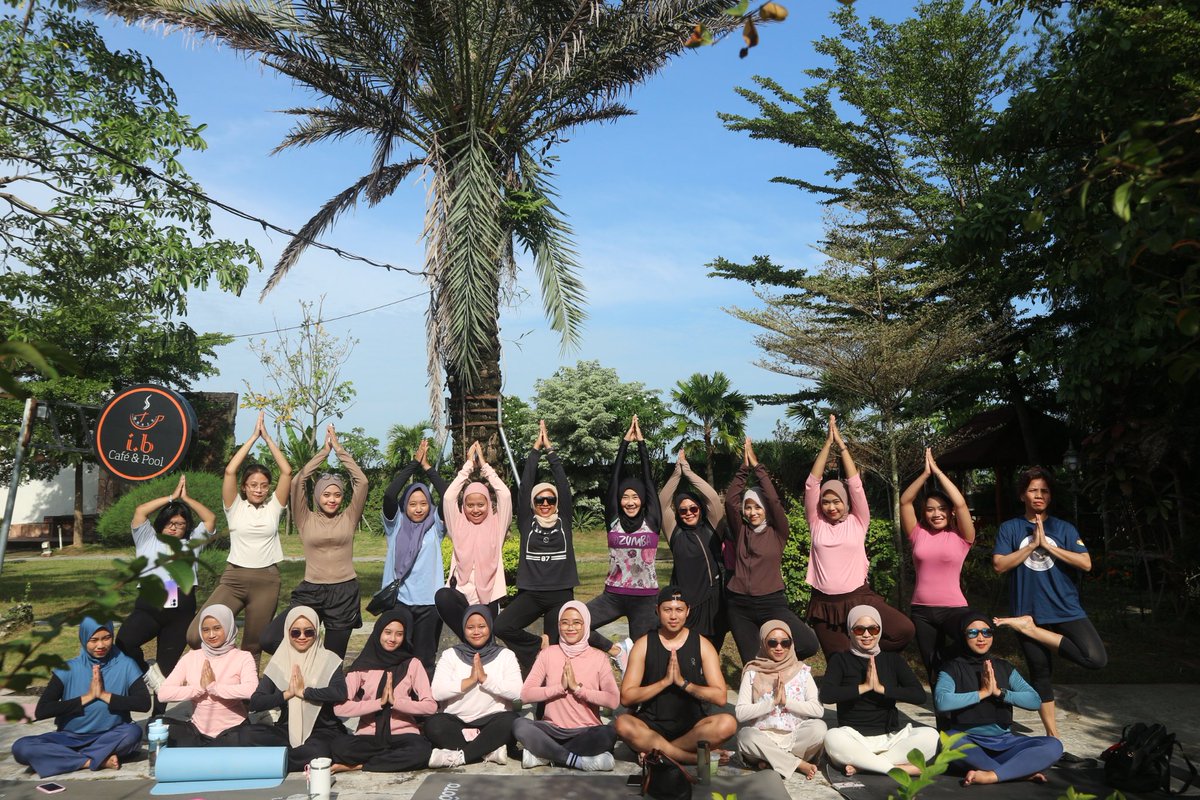 pptpuspita2's tweet photo. MORNING YOGA 🧘

Di sela-sela padatnya aktivitas, berusaha menyisihkan sedikit waktu untuk "mindful" dengan apa yang dilakukan.

Bertemu teman, terkoneksi kembali dengan jiwa dan raga 💛 https://t.co/Oe0nVm2bzA