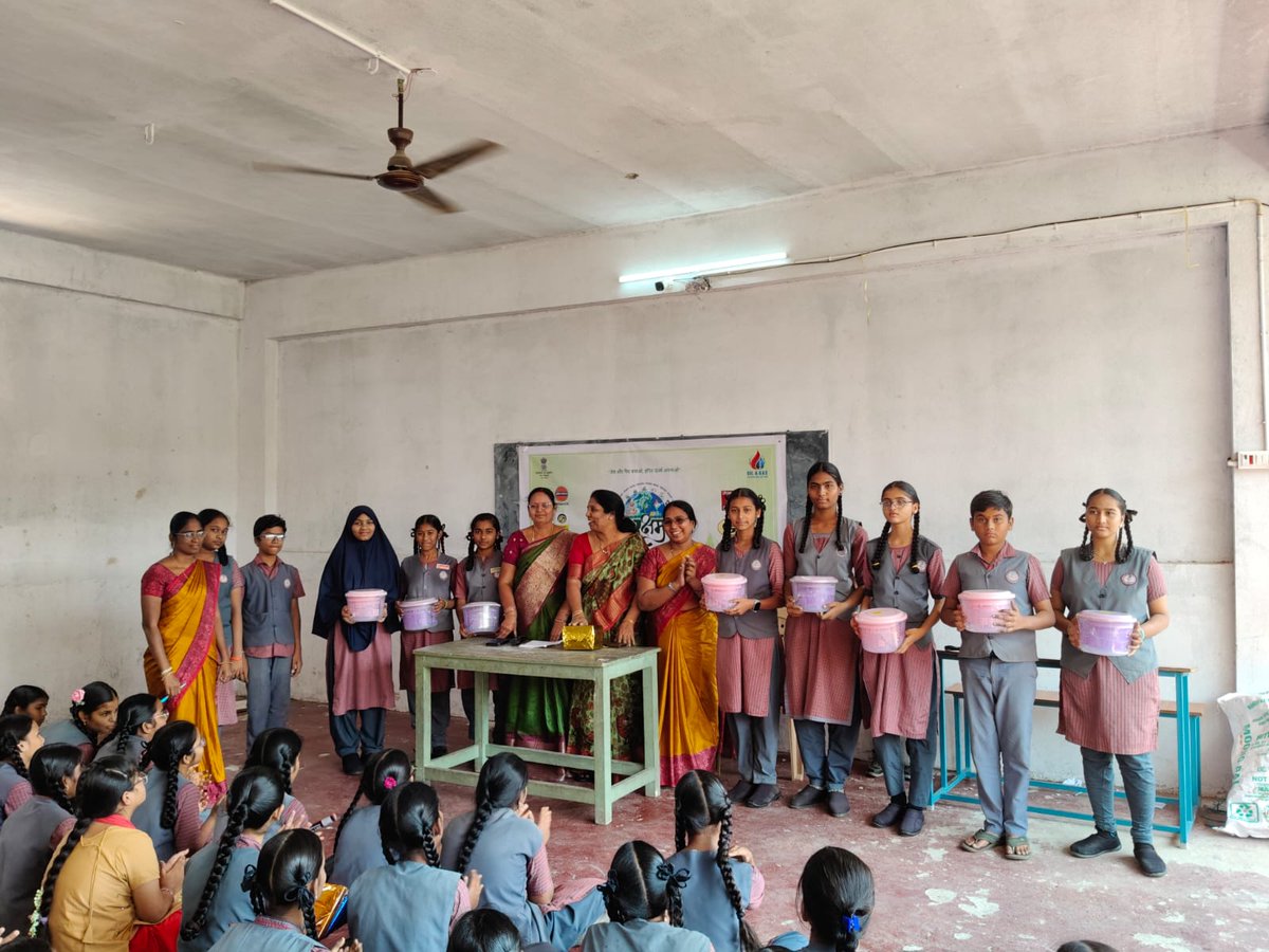 Brundavangas's tweet photo. We conducted saksham. ..2026. activity essay writing &amp; quiz competition at SUMEDHA HIGH school.. Bethamcherla https://t.co/xtM9OtC39W