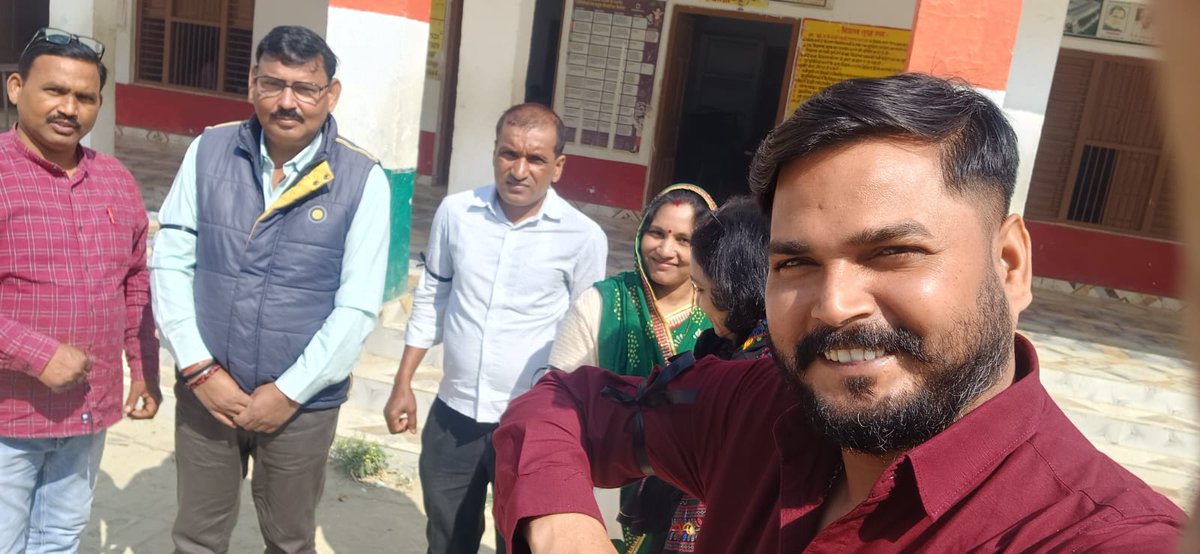 #JusticeForTeachers                                  २३से२५तक काली पट्टी बांधकर शिक्षण कार्य