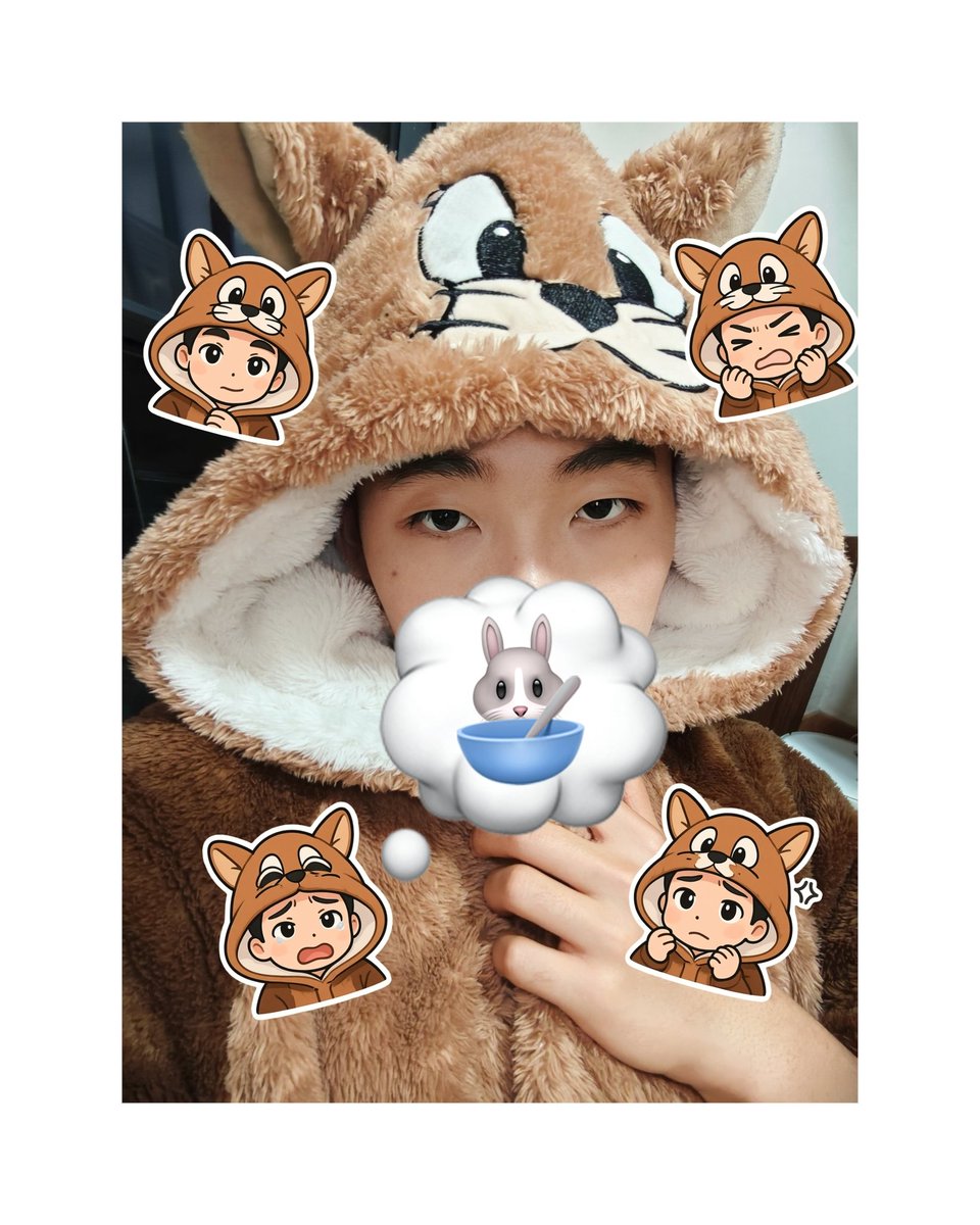 7k0ngsi's tweet photo. 一边想bbs一边想给男人舔臭脚
纯爱与骚贱就这么微妙地一同主理我绝望的身体（x https://t.co/OYotZeyvBZ