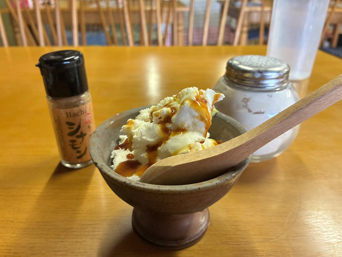 本日のランチは衆楽館さんの備前カレー&備前バーガー！！ デザートに