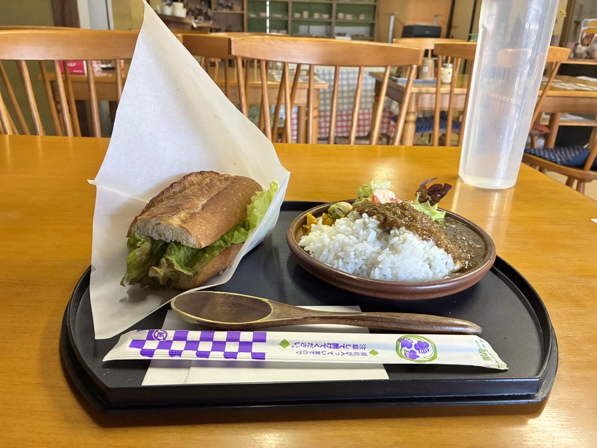 本日のランチは衆楽館さんの備前カレー&備前バーガー！！ デザートに